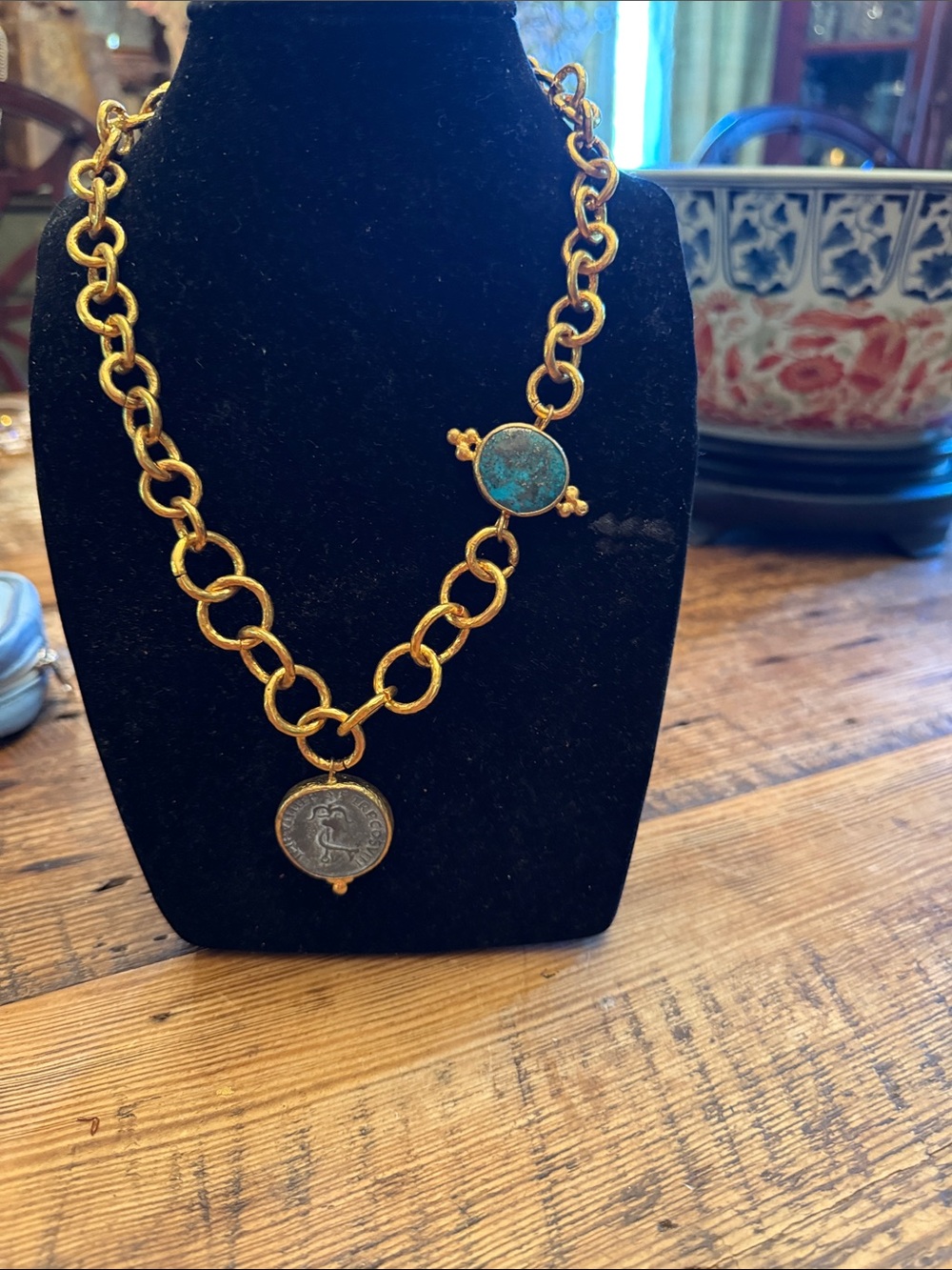 Susan Shaw.  Gold-Tone Link Necklace with Turquoise Accent and Coin Pendant new - Picture 6 of 6